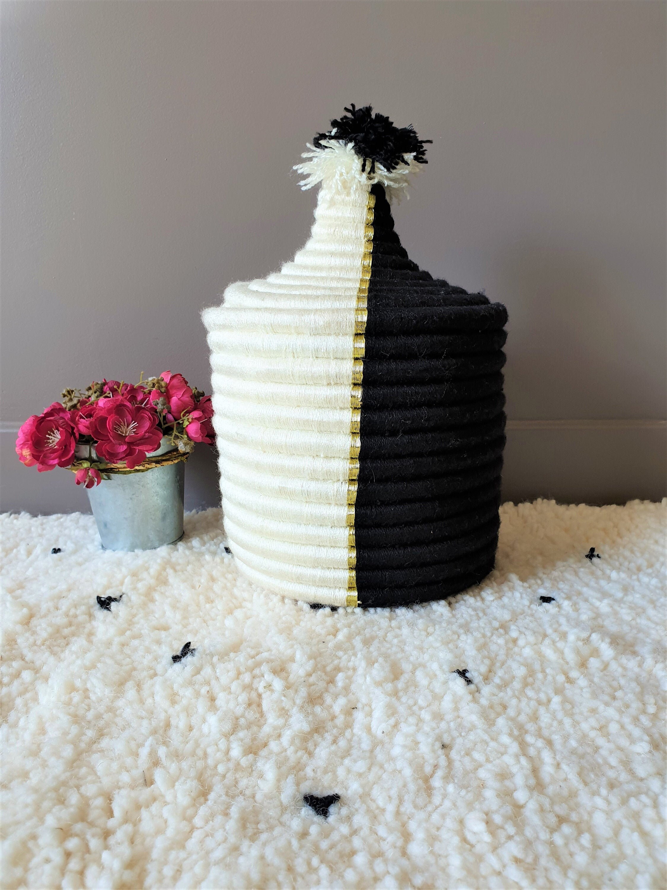 Corbeille Berbère Tissée à La Main - Osier et Laine