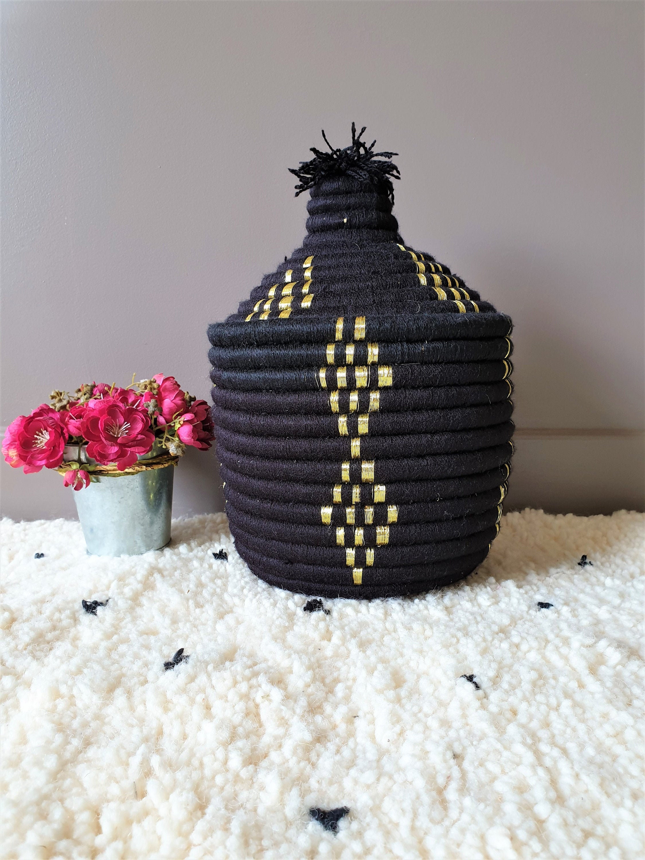 Corbeille Berbère Tissée à La Main - Osier et Laine