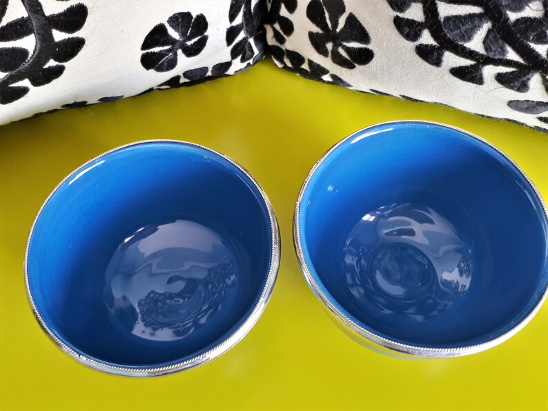 handmade Set of 2 bowls terracotta and metal straps