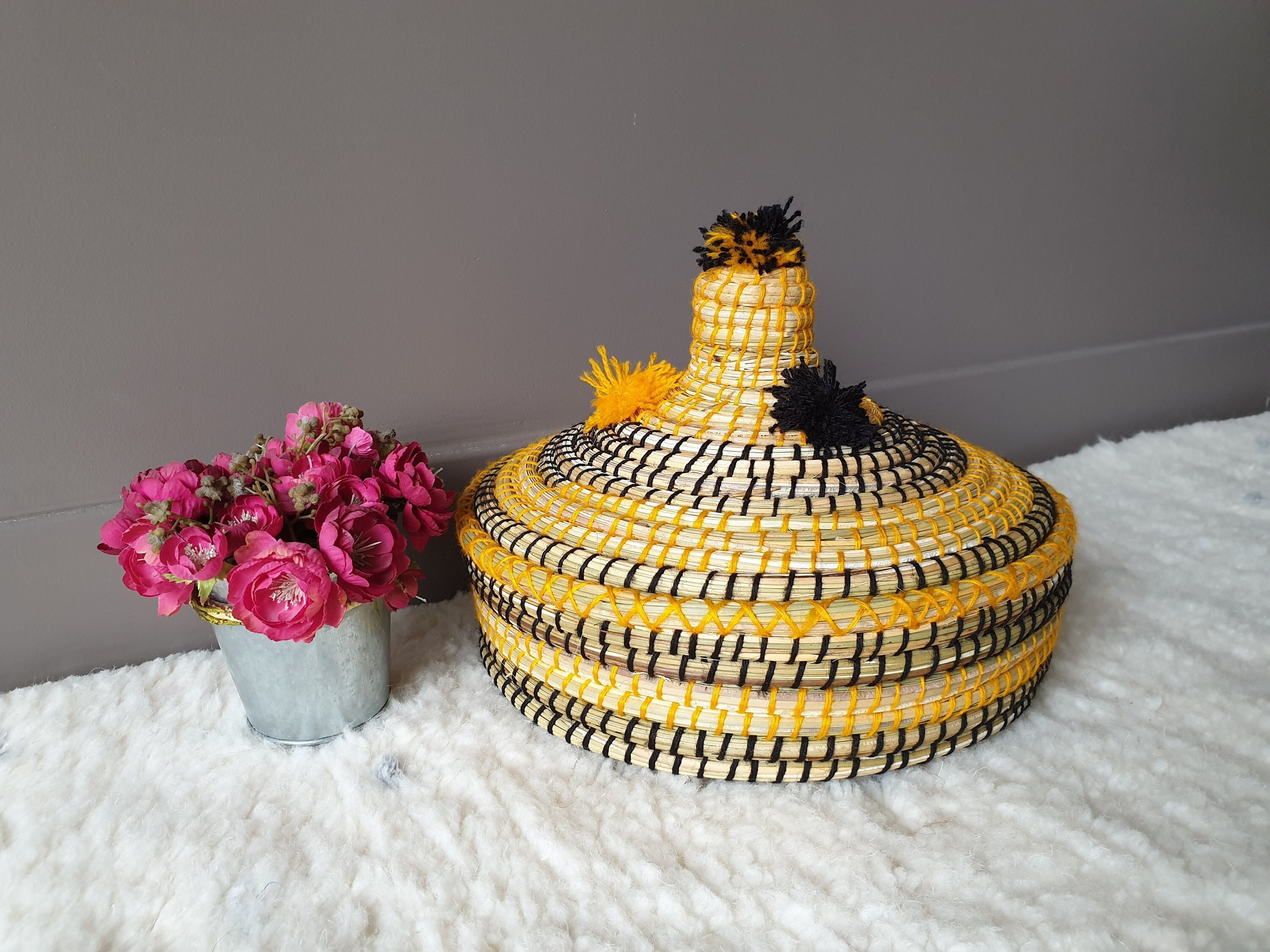 Corbeille Berbère Tissée à La Main - Osier et Laine