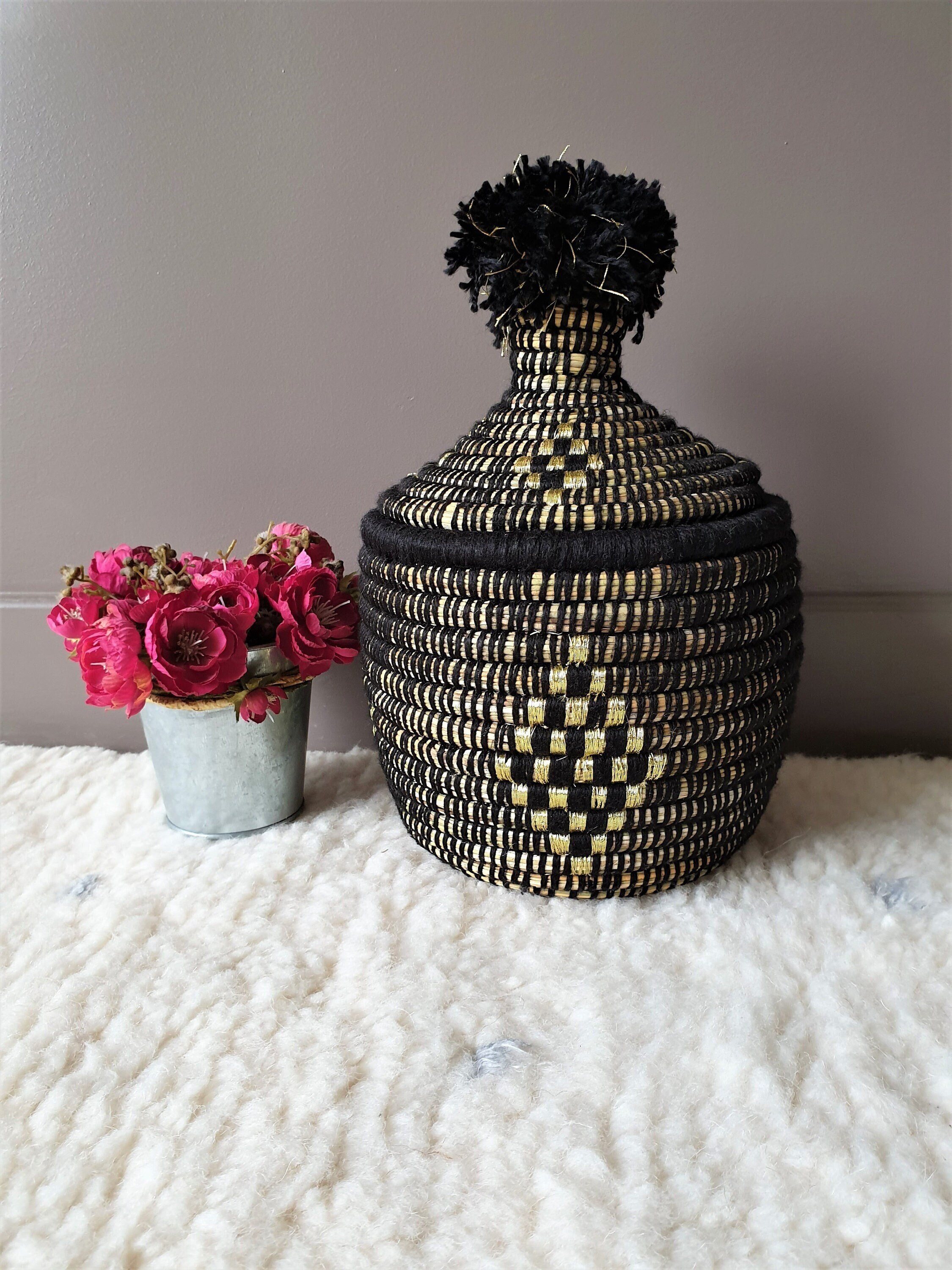 Corbeille Berbère Tissée à La Main - Osier et Laine