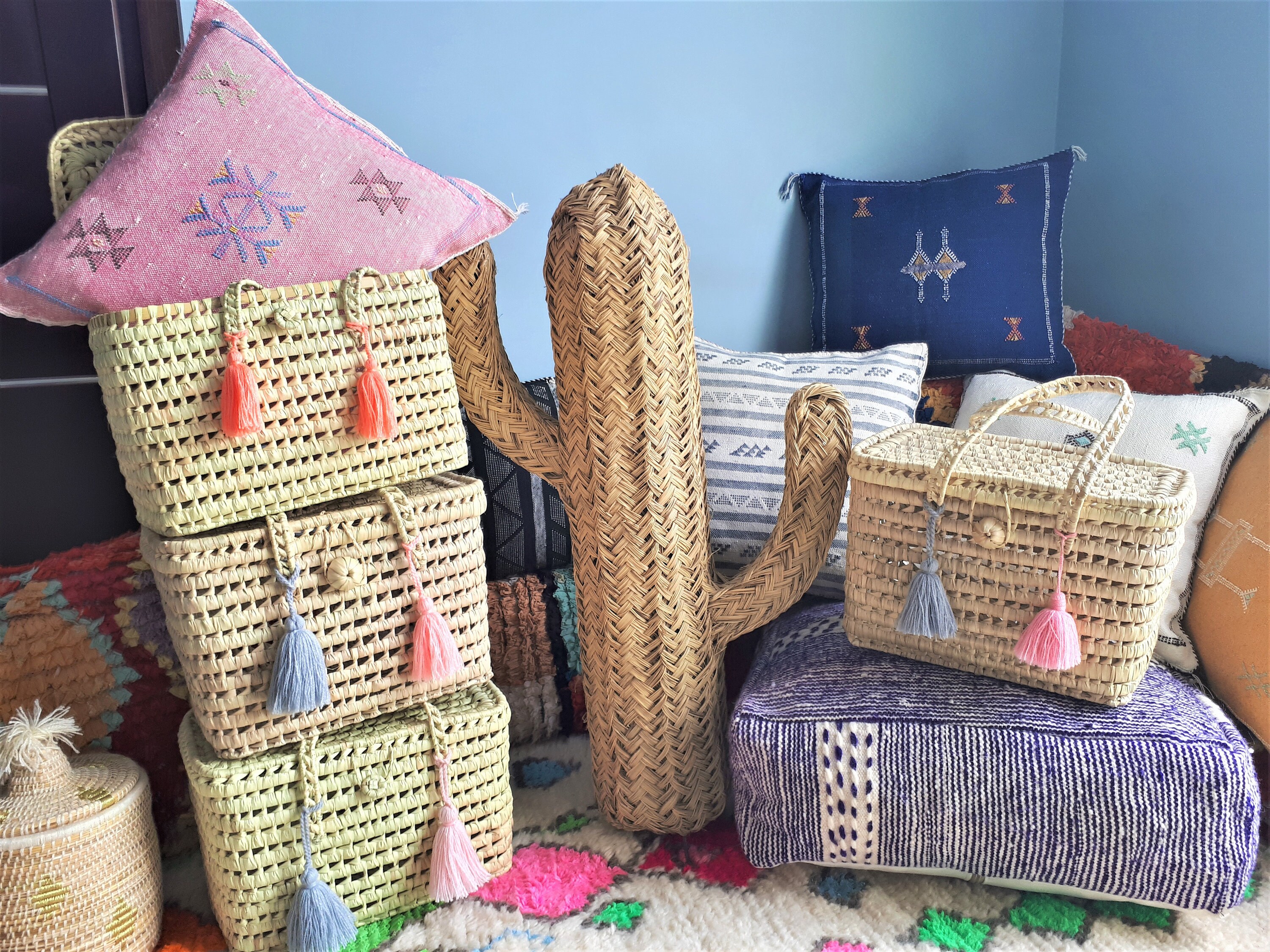 Malle de Rangement en Osier avec Pompons Décoratifs Amovibles - Fait Main