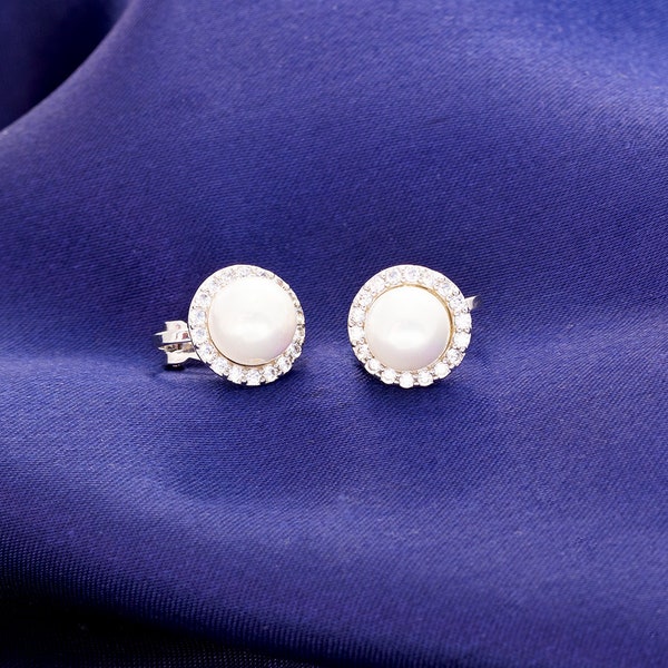 Painless Round Pearl Clip on Earrings, Wedding Halo Pearl Earrings, Bridal Clip-on Earrings, Hypoallergenic Fake Bridal Studs - 12mm