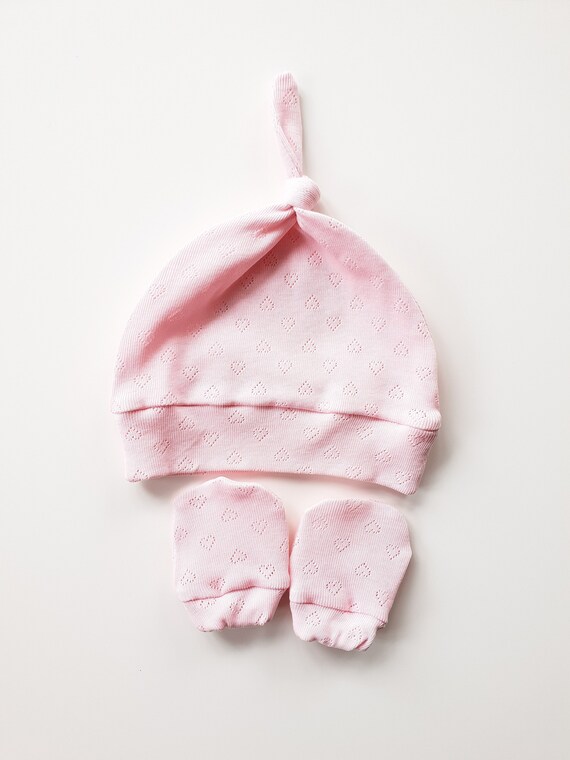 baby girl hat and mittens