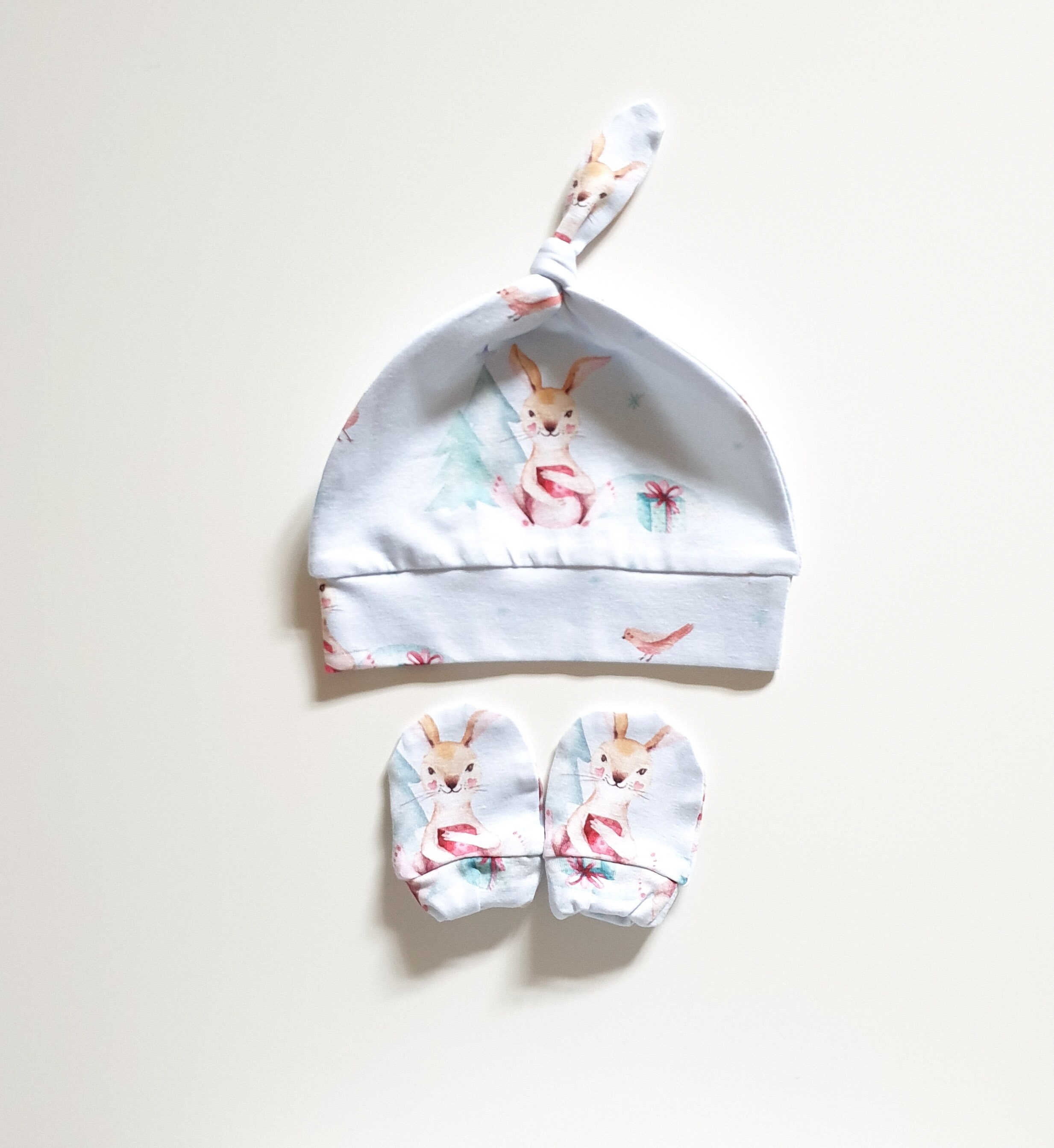 newborn clothes with mittens