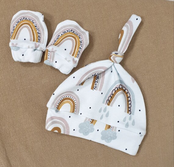 newborn clothes with mittens