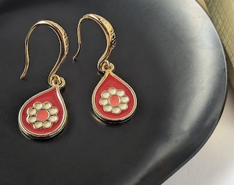 Cool and Elegant Retro Daisy Burgundy Red Enamel Flower Boho Tear Drop Earrings for Women