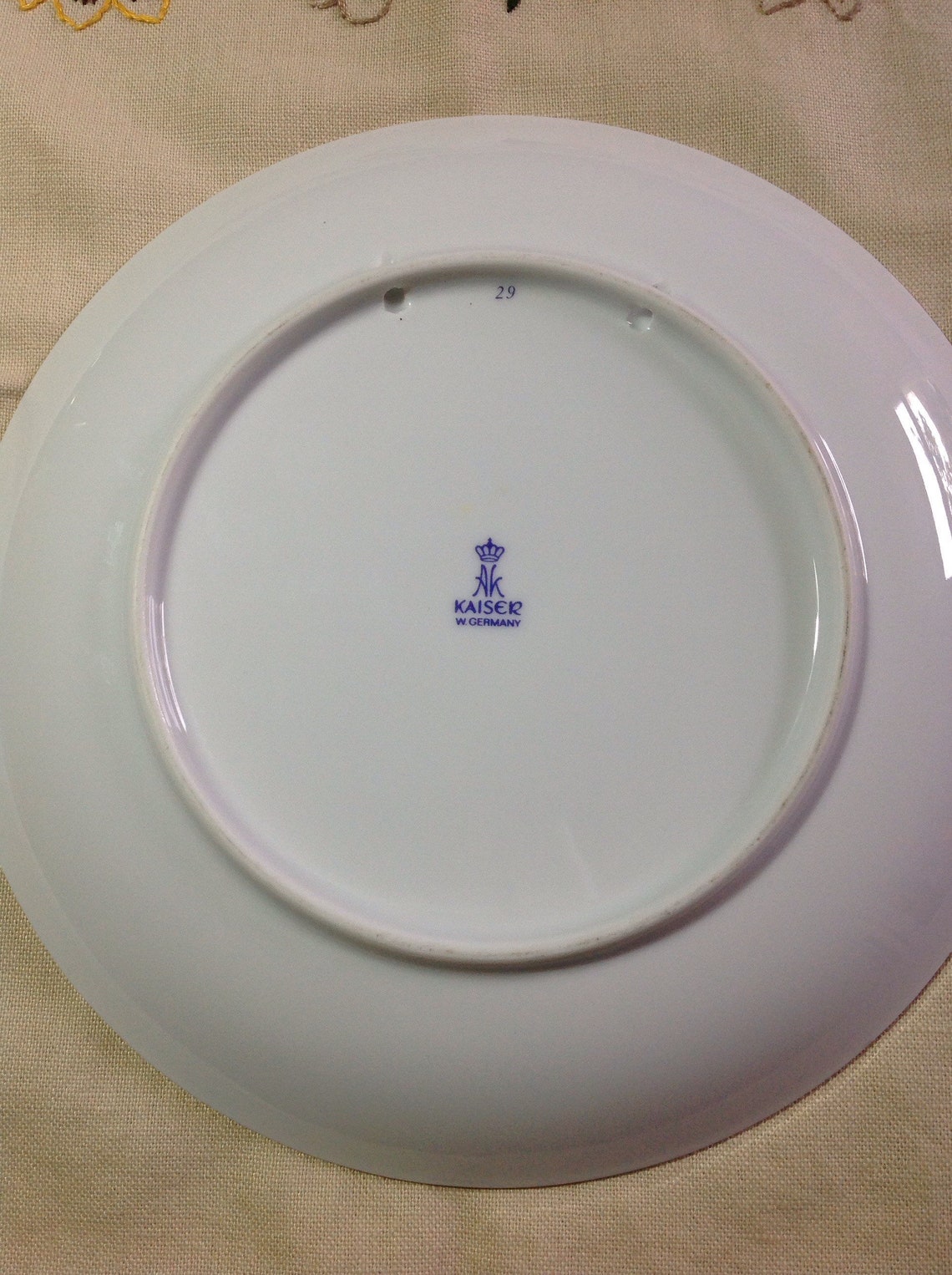 Kaiser Pottery west Germany Collecters Plate Depicting Buchfinken