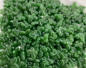 2 Stück natürliche grüne Nephrit Schmetterling Charm Anhänger, Ohrring Paare mit schwarzen Punkten (10 x 14 mm)