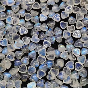 10 cabochons coeurs naturels en pierre de lune arc-en-ciel, dos plat, taille 8 mm