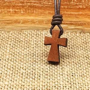 Cross Pendant Necklace Accessory Wood Cross Pendant Necklace for Valentines  Day Brown 