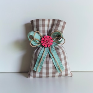 Sacchettino, porta confetti, tessuto, fatto a mano, matrimonio, country, bomboniera, segna posto, eventi, cerimonie, ricordo, regalo,legno