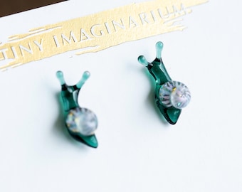 Snail stud earrings, snail jewelry, resin accessory, garden snail, nature lover, gardener gift, animal studs, snail lover, animal earrings