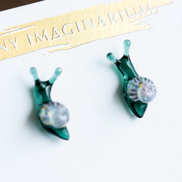Snail stud earrings, snail jewelry, resin accessory, garden snail, nature lover, gardener gift, animal studs, snail lover, animal earrings