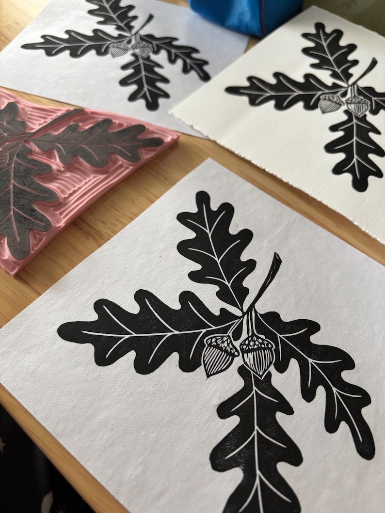 oak-leaf-and-acorn-block-print-nature-art-linoleum-print-linocut