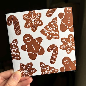Tarjeta navideña con galletas de jengibre / Tarjeta de felicitación con impresión en linóleo navideña