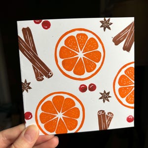Tarjeta de felicitación navideña / Tarjeta navideña con especias navideñas / Impresión en bloque de linóleo