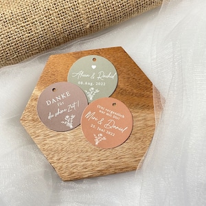 Gepersonaliseerde tags aardekleur, kersttag, bruilofttag, bedankje, vrijgezellenfeest, bedanktag, hanger 4 cm