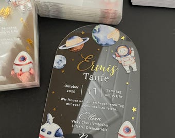 Invitación de bautismo acrílica personalizada con temática espacial