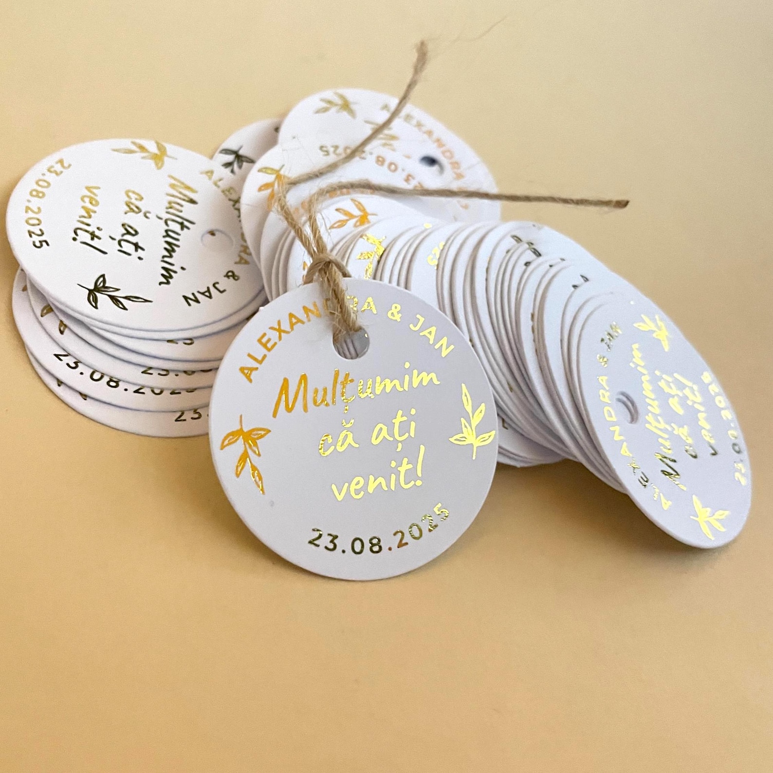 Predefined Text Tag Custom Round Text Tags, Personalized Branding, 3cm & 4cm - Etsy