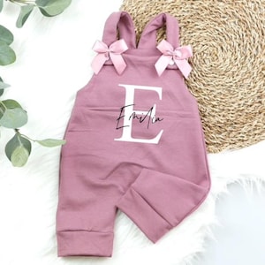 Salopette VOODULU® "Blümi" - Barboteuse Bébé - vieux rose - blanc - boutons bois - cadeau - naissance - baptême - Salopette personnalisée Nouveau-né