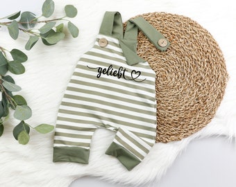 VOODULU® Tuinbroek "Blümi" - Romper Baby groen-olijf-wit - strepen - houten knopen cadeau geboorte doop jongen meisje gepersonaliseerde tuinbroek
