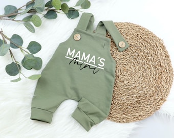 VOODULU® Latzhose"Blümi" - Romper Baby - Jersey - oliv - Holzknöpfe Geschenk Geburt Taufe Junge Mädchen personalisiert Latzhose Newborn