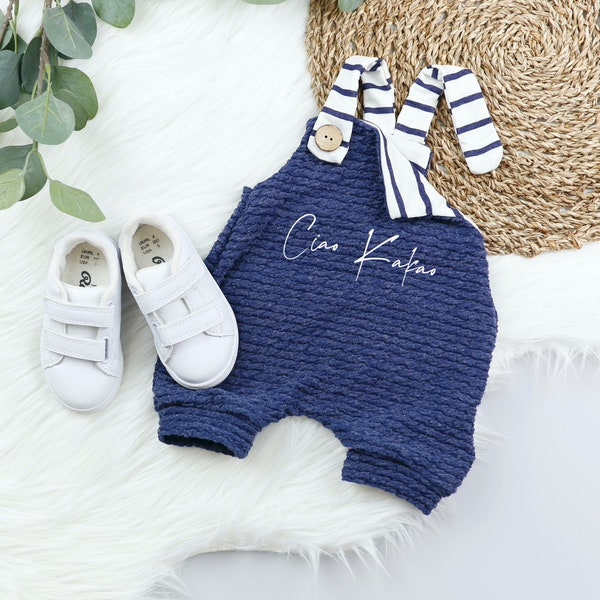 VOODULU® kurze Latzhose"Blümi" - Romper Baby blau-weiß-Holzknöpfe Geschenk Geburt Taufe Junge Mädchen personalisiert Latzhose Newborn