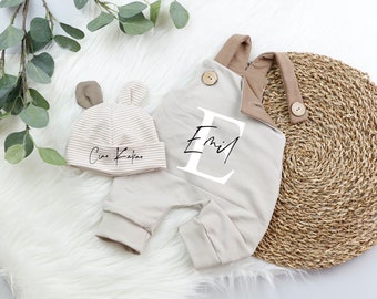 VOODULU®  Latzhose"Blümi" - Romper Baby braun-beige-weiß-Holzknöpfe Geschenk Geburt Taufe Junge Mädchen personalisiert Latzhose Newborn