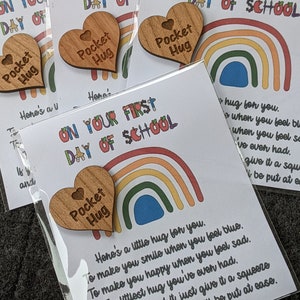 Zurück zur Schule kleine Tasche Umarmung & Notiz