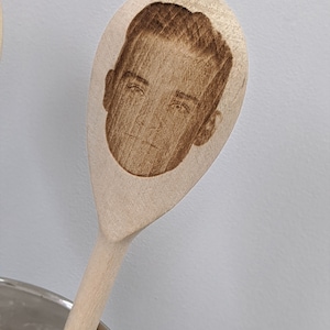 Colher Robbie Williams gravada a laser