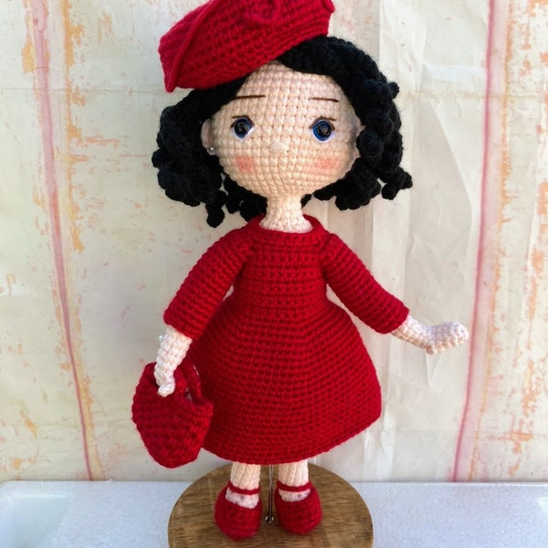 Die wunderbare Frau Maisel inspirierte handgemachte Häkelpuppe, Frau Maisel Amigurumi-Puppe, Geschenk für sie