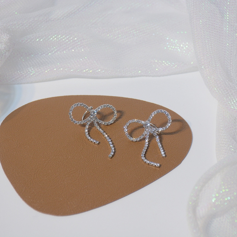 Ear Cuff,Ear Cuffs,Ear Cuff No piercing,Fake ear cuff,Conch Cuff,Cuff earrings,Gold ear cuff,Ear Wrap,CZ Ear Cuff