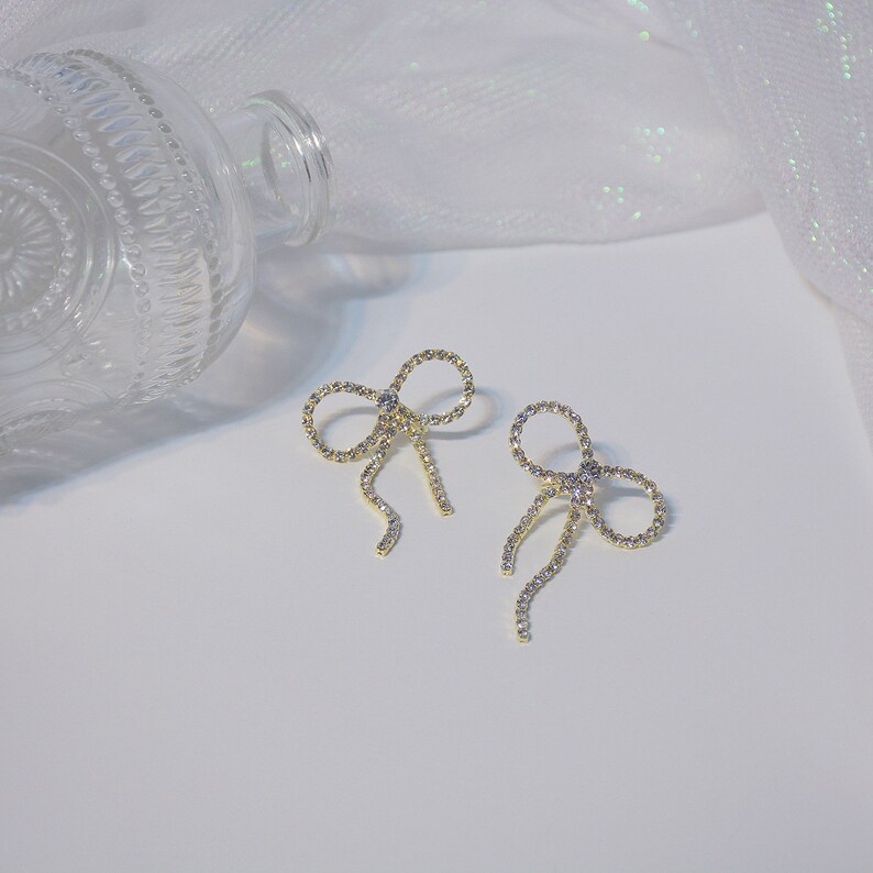 Ear Cuff,Ear Cuffs,Ear Cuff No piercing,Fake ear cuff,Conch Cuff,Cuff earrings,Gold ear cuff,Ear Wrap,CZ Ear Cuff