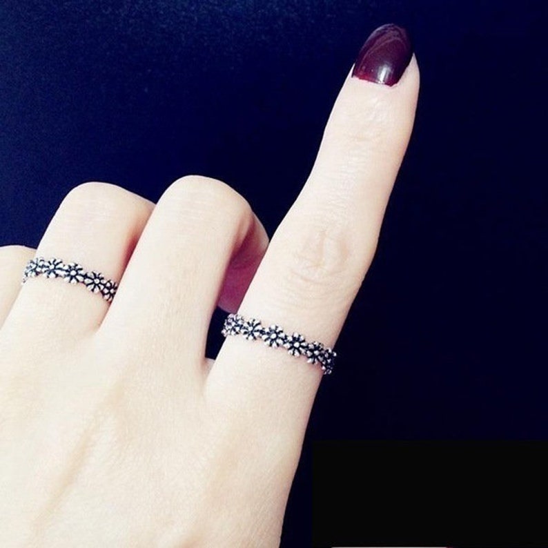 Silver Daisy Ring Daisy chain ring