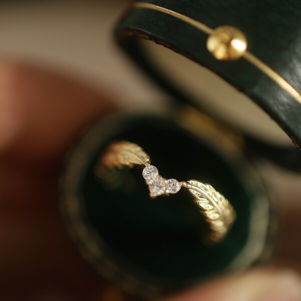 Gold Angel wing heart ring,Natrue ring,Dainty Gold Leaf ring,Leaves ring,Stackable Botanical ring,Feather ring