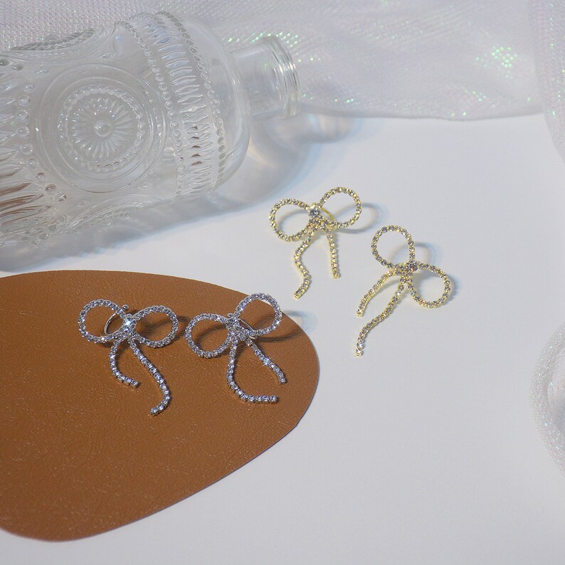 Ear Cuff,Ear Cuffs,Ear Cuff No piercing,Fake ear cuff,Conch Cuff,Cuff earrings,Gold ear cuff,Ear Wrap,CZ Ear Cuff