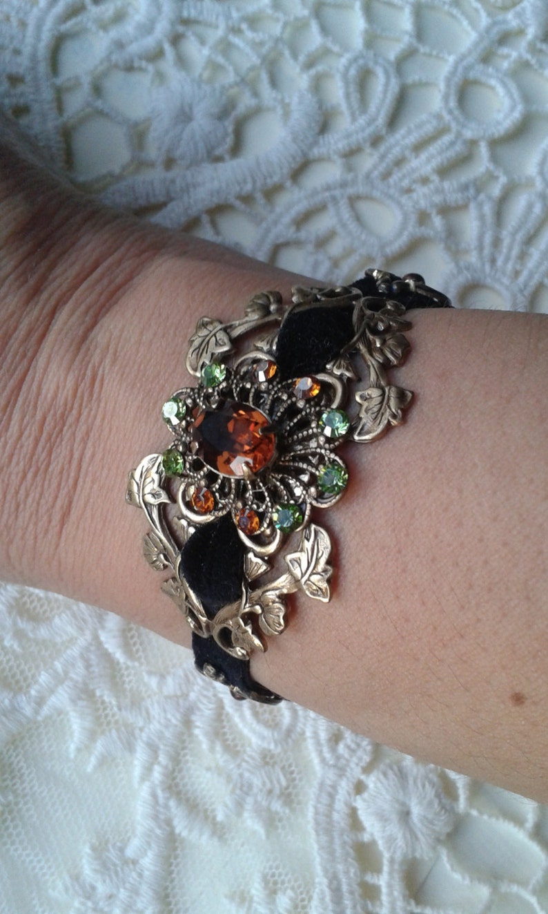 ALFONS MUCH CALENDAR Elegant Art Nouveau bracelet with leaves and soft black velvet touch.