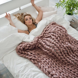 Chunky Merino Wool Blanket. Arm Knit Bulky Throw Scandi Home Decor Trendy Gift image 8