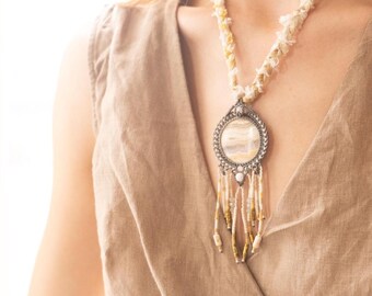 Picture Agate Macrame Dreamcatcher Necklace: Tribal Healing Amulet