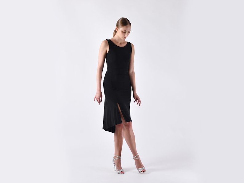 TROILO Tango dress with V back in your favorite color 1 - Black