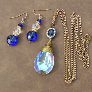 Vintage Iridescent Chandelier Prism Jewelry Set // Aurora Borealis Dangle Earrings // Vintage Aurora Borealis Crystal Prism Necklace