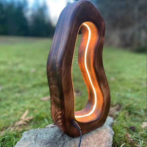 Black Essential - Hand-Carved Sculptural Wood lamp