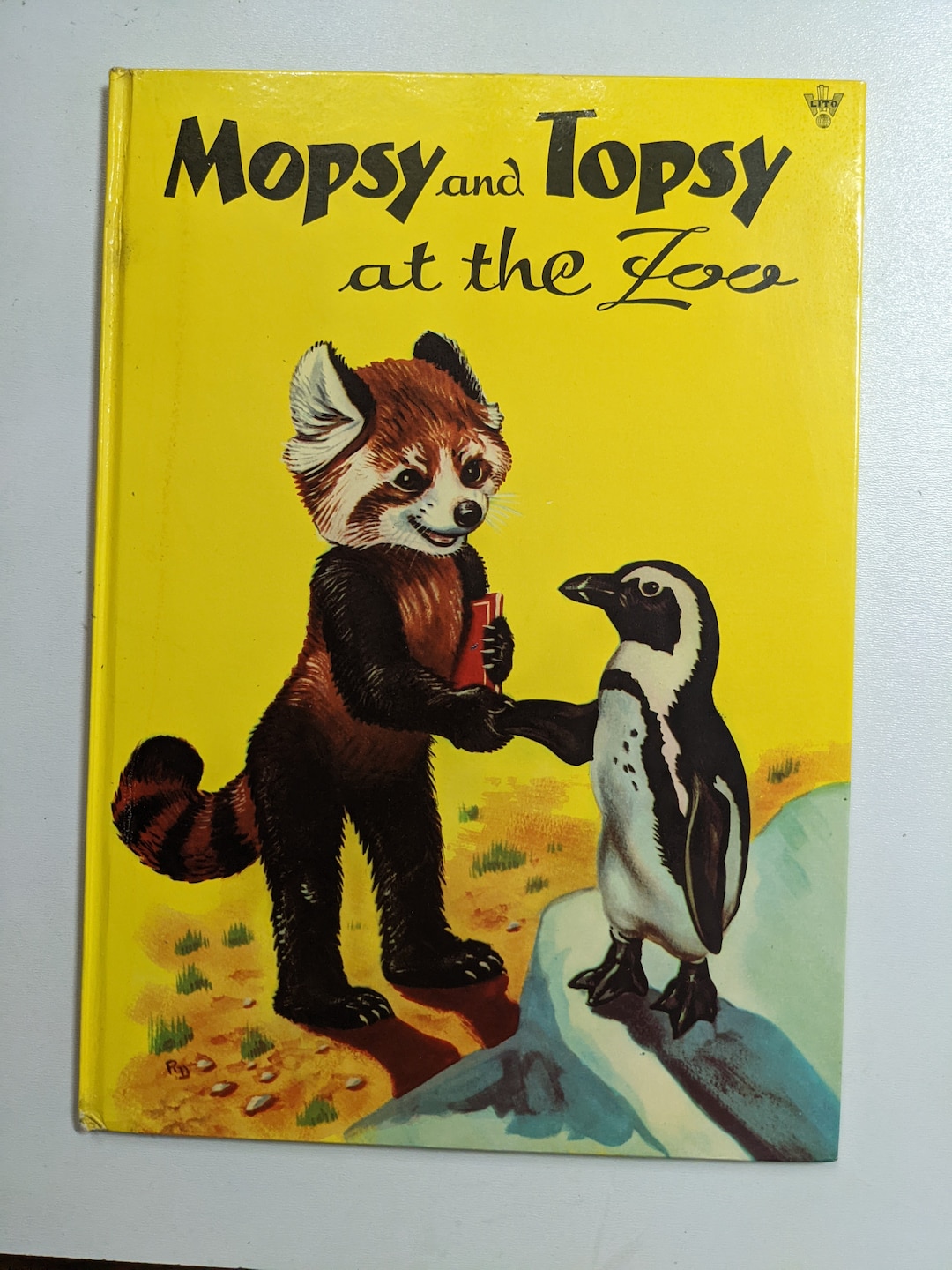 Mopsy and Topsy at the Zoo Text by John Cotton, Illustrated by Robert