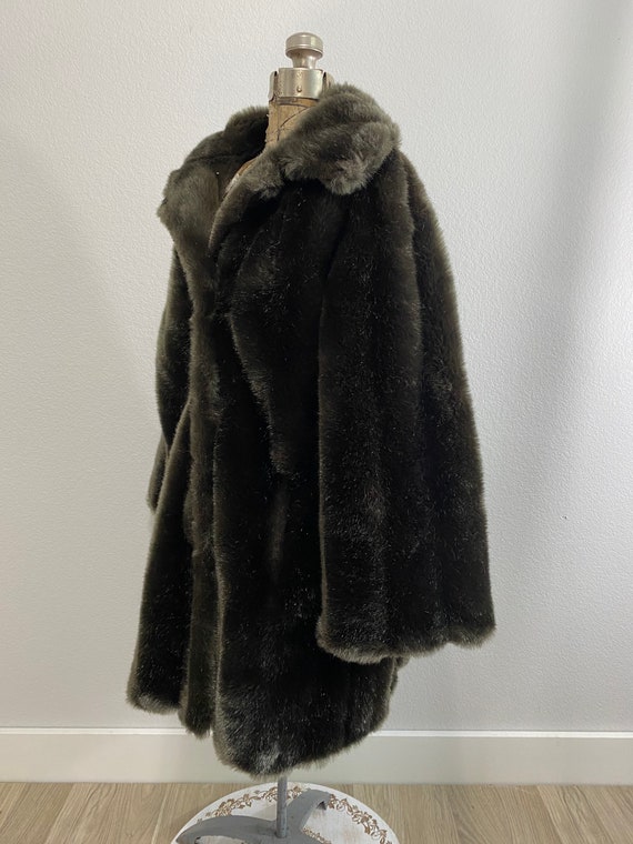 Vintage Royal Minke By Hillmoor Faux Fur Coat Union Made Usa Singapore Hillmoor Faux Fur Coat Union Made, Is There A Value In Old Fur Coats