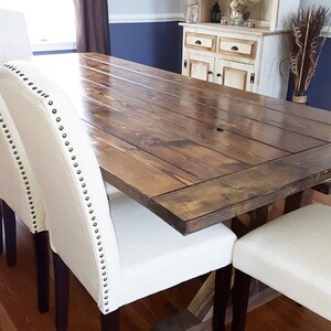 Handmade Rustic Pine Farmhouse Table, Dining Room Table with Bread Ends Bild 3