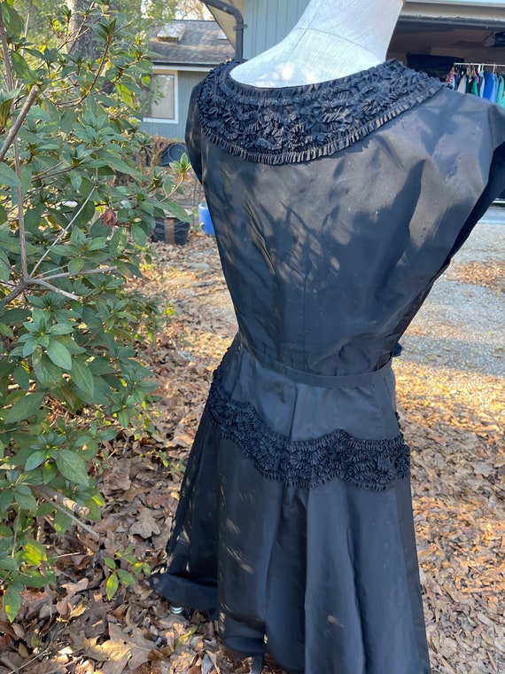 Beautiful vintage 40s BLACK TAFFETA DRESS hand ta… - image 9