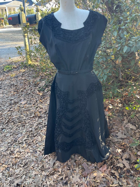 Beautiful vintage 40s BLACK TAFFETA DRESS hand ta… - image 2