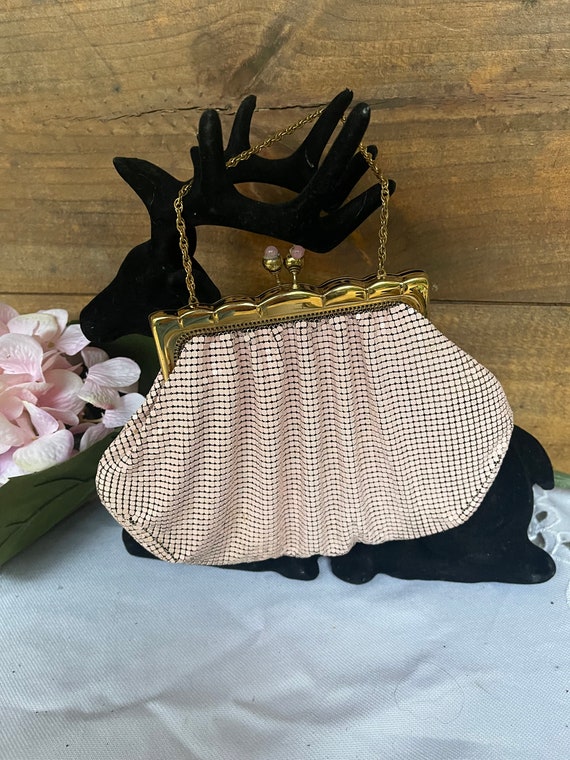 Unique vintage PALE PINK MESH purse by Whiting an… - image 2