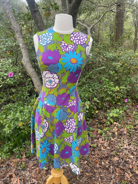 Gorgeous vintage 60s pique cotton fit and flare st